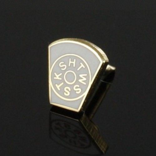 Gilt Metal HTWSSTKS Mark Keystone Masonic Pin (or Badge)