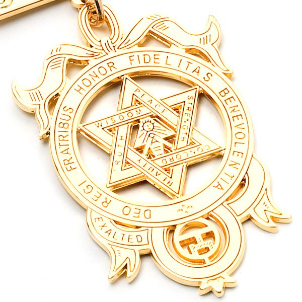 This Masonic Breast Jewel is Gold Plated and comes with the Masonic Symbol